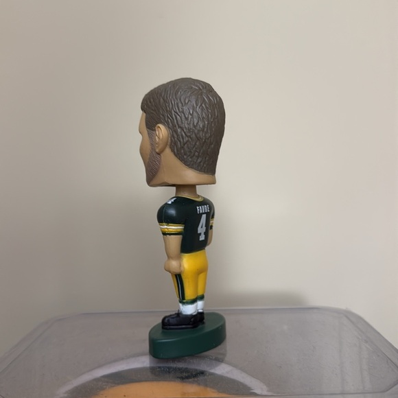 Brett Favre Bobblehead Action Figure - Picture 5 of 9